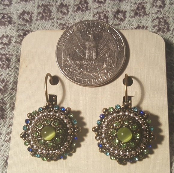Green tigers eye and rhinestone earrings - Picture 5 of 5